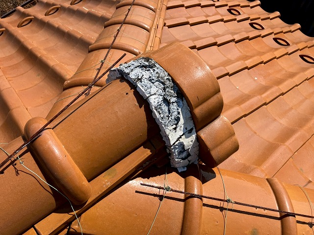 鬼瓦周囲の漆喰